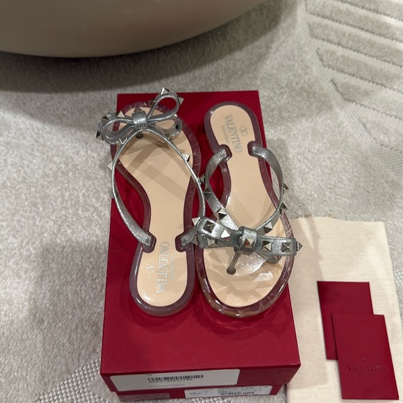 VALENTINO PVC THONG SANDAL - Picture 1 of 8